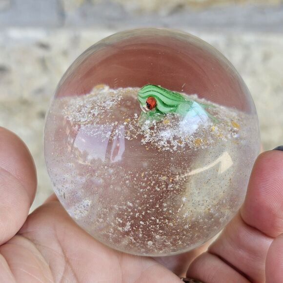 Dynasty Gallery Art Glass Hand Blown Frog On Sand Paperweight Heirloom - Picture 5 of 5